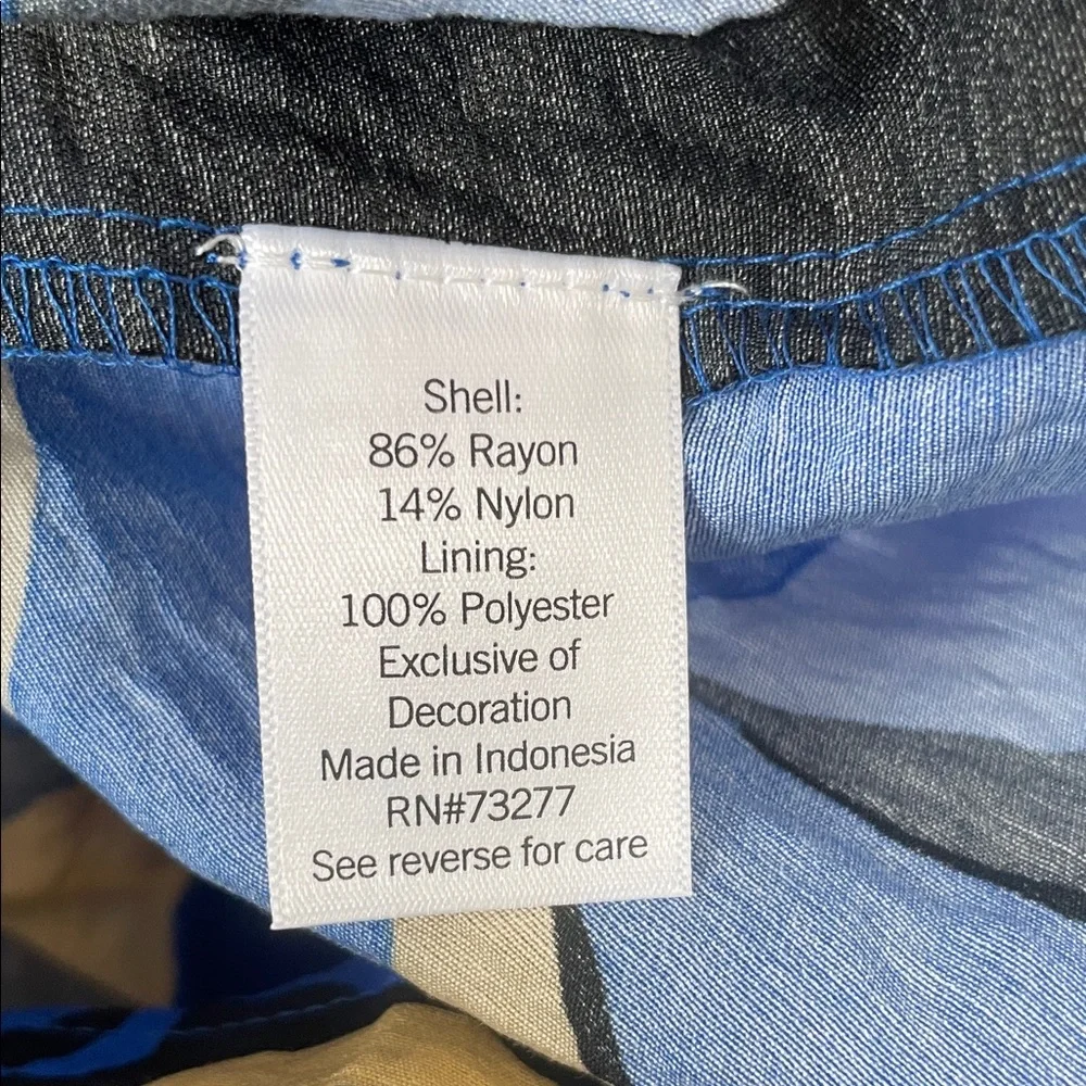 NWT Nine West Blue and Tan Patterned Blouse - Picture 5 of 5